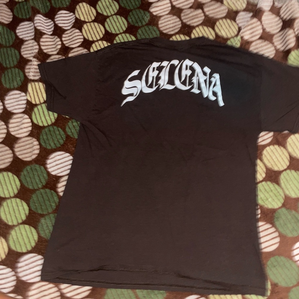Black-Brown Selena Graphic unisex size Medium Tee Shirt EUC - Picture 2 of 4